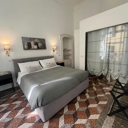 Living With Balcony - Center, Near The Lejlighed Como