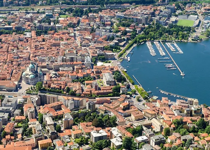 Living With Balcony Apartman Como