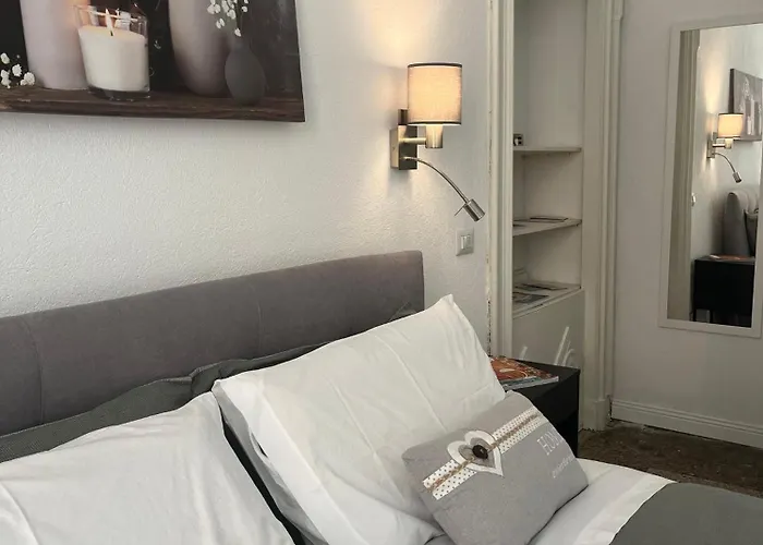 Living With Balcony Como
